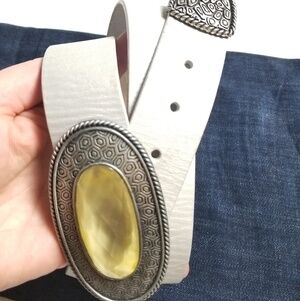 CHICO'S Cowhide Leather Stone- Silver Belt Medium.